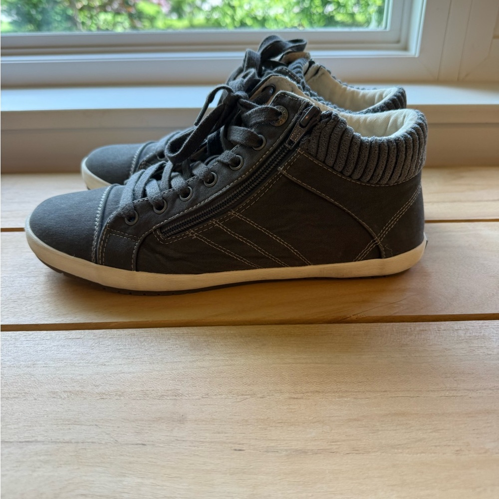 Men's Gray High-Top Sneakers